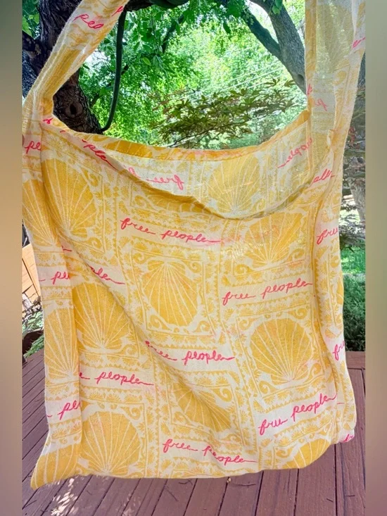 Free People Tote - Picture 3 of 3